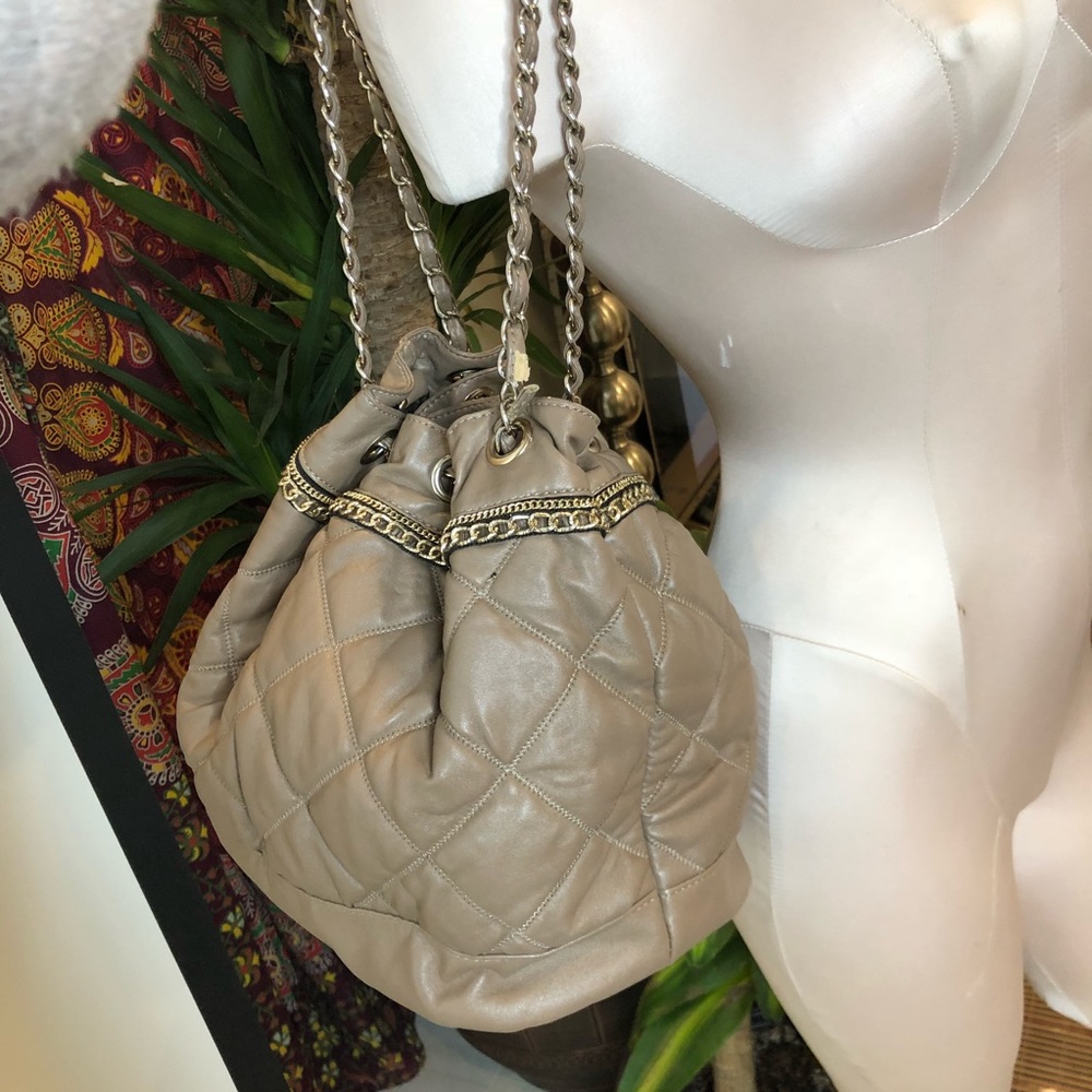 Gray Bucket handbag 👜